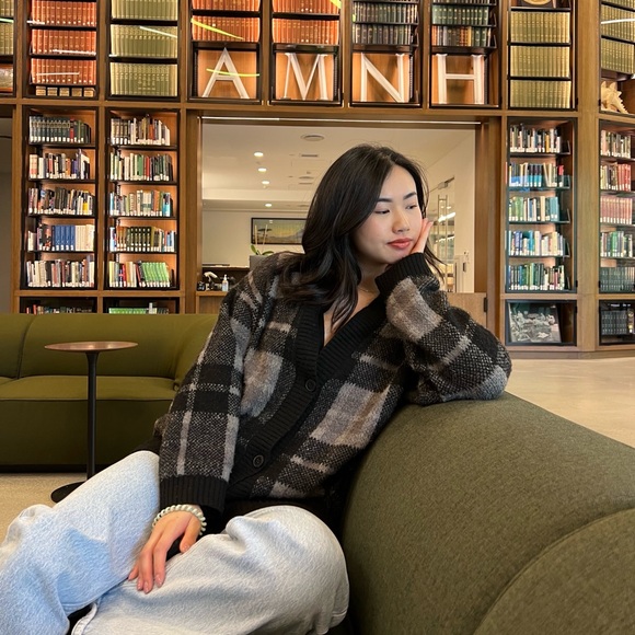 Meet your Posher, Sabrina - Picture 3 of 3